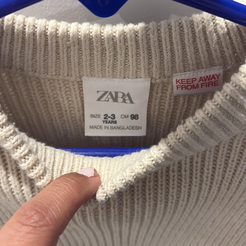 Zara Ribbed Sweater - Picture 2 of 2